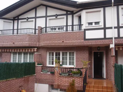 Chalet en calle Haritz