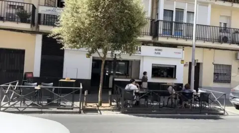 Local comercial en calle Virgen de Fátima