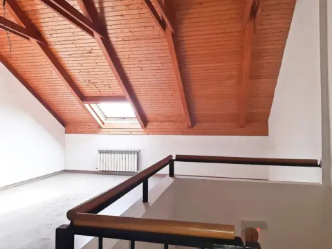 Casa adosada en Avda. Juan Carlos I