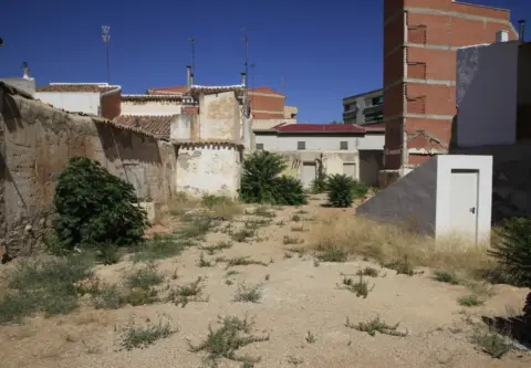 Terreno en calle Doña Crisanta