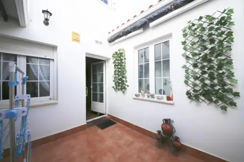 Casa adosada en Avda. Juan Carlos I