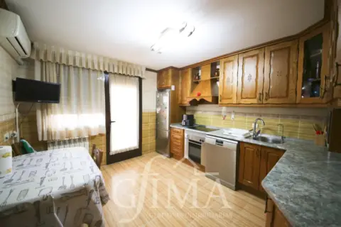 Casa adosada en Avda. Juan Carlos I