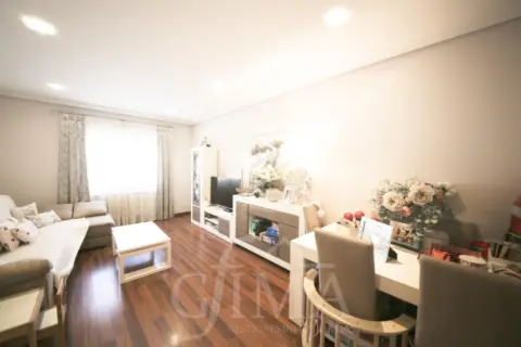 Casa adosada en calle Socuellamos