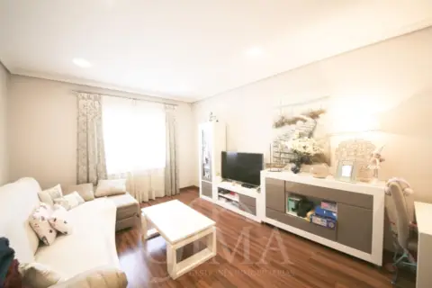 Casa adosada en calle Socuellamos