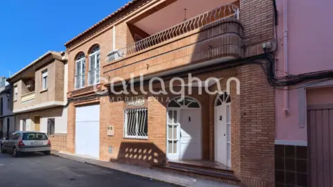 Casa adosada en Carrer de València