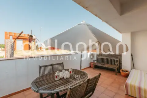 Casa adosada en calle Tradición