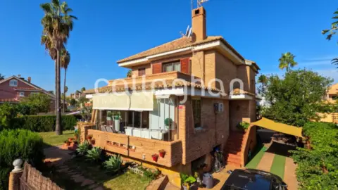 Chalet en Primera Linea de Playa Corint