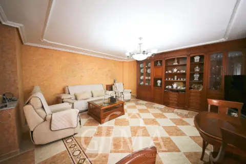 Chalet en Avda. Juan Carlos I