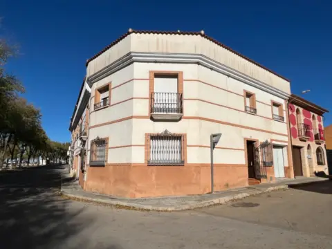 Casa adosada en calle de la Amistad