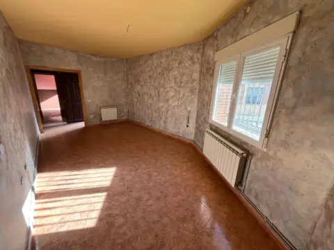 Casa adosada en calle de la Amistad