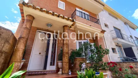 Casa adosada en calle de Morella