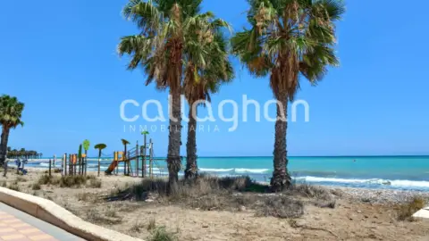 Casa pareada en Carrer del Cerezo