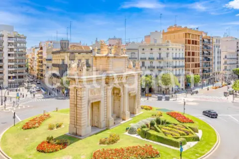 Piso en Plaza de la Porta de la Mar