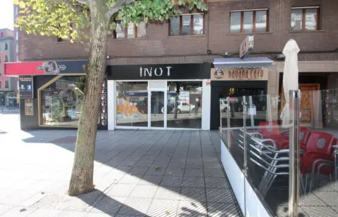 Local comercial en calle de Jerónimo Ibrán