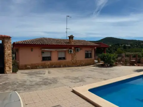 Chalet en Plaza Disemidados