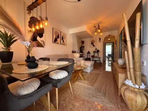 Casa adosada en calle Ebro, 5