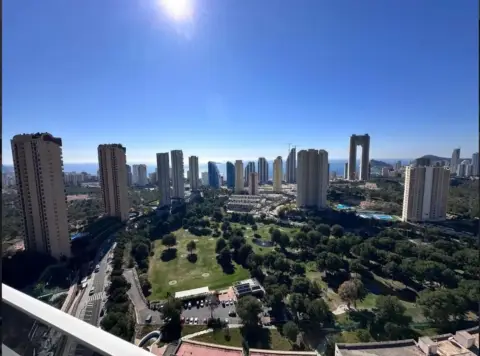 Ático en calle Presidente Adolfo Suarez