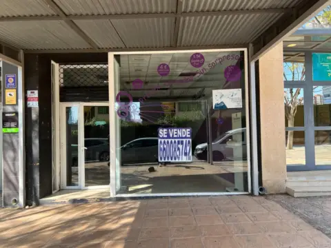 Local comercial en Avinguda de La Vila Joiosa