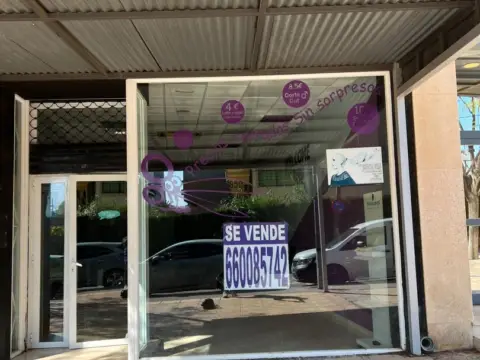Local comercial en Avinguda de La Vila Joiosa