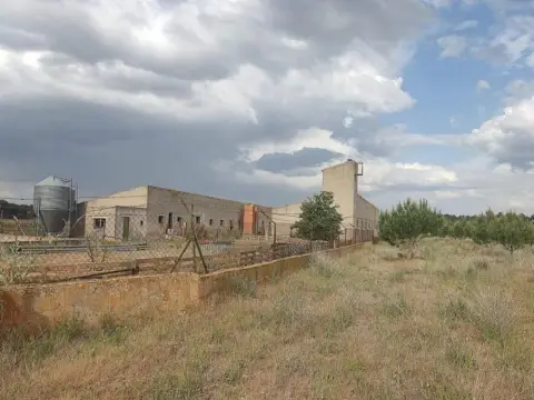 Nave industrial en Fuentepelayo