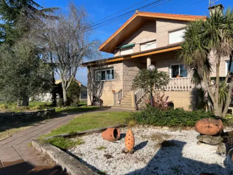 Casa en calle Os Campos, nº 23