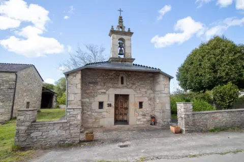 Casa rústica en Lanzos