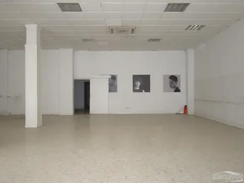 Local comercial en Ronda Circunvalación