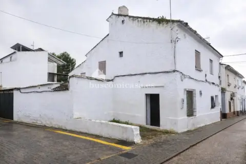 Casa adosada en calle de Andalucía