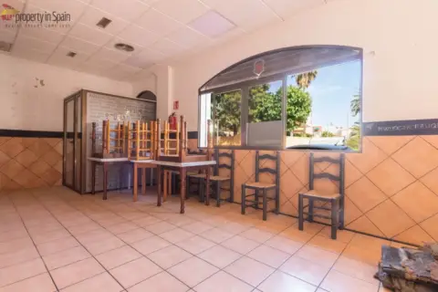 Local comercial en Carrer del Pintor Gaston Castello