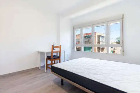Habitación en calle de Marco Oliver