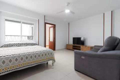 Habitación en calle Fco Carratala Cernuda