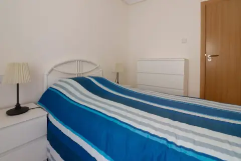 Habitación en calle del Publicista José Tarí