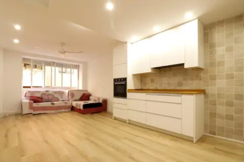 Piso en Carolinas Bajas