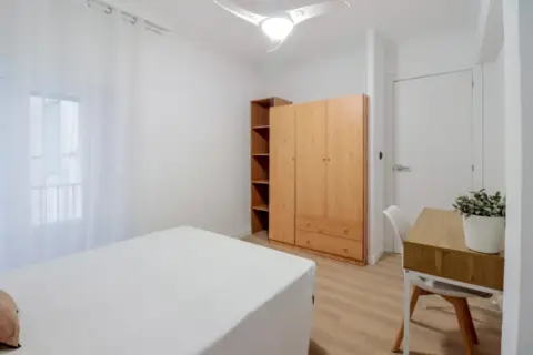 Habitación en calle de Pradilla