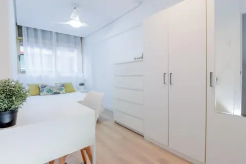 Habitación en calle de Pradilla