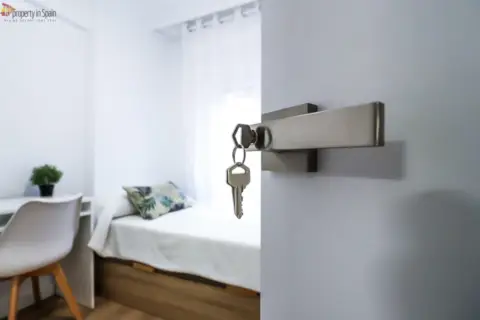 Habitación en calle de Pradilla