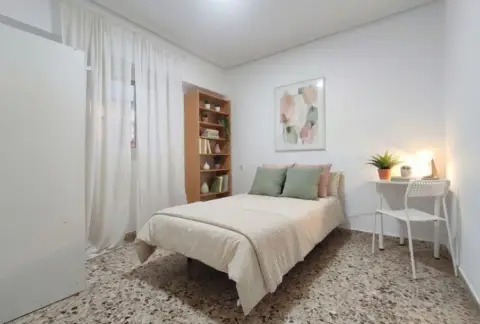 Habitación en calle de Jaime Segarra