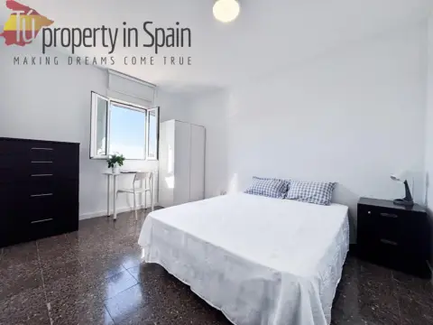 Habitación en calle del Pintor Pedro Camacho