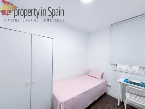 Habitación en calle del Pintor Pedro Camacho