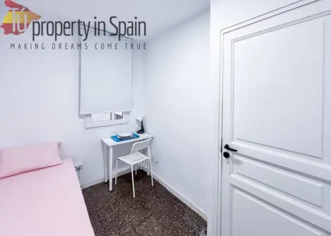 Habitación en calle del Pintor Pedro Camacho