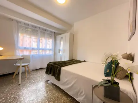 Habitación en calle de Enriqueta Ortega