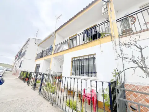 Casa adosada en calle Nueva, 11