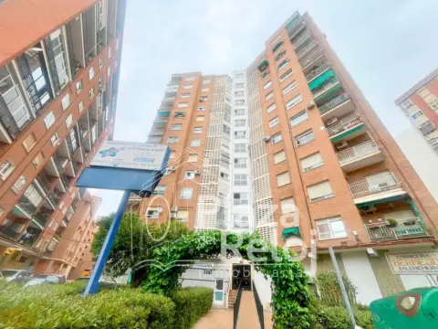 Piso en calle del Pilar, 33