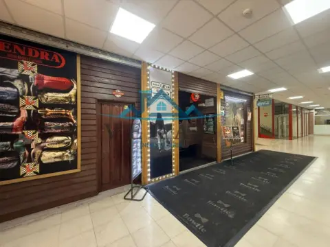 Local comercial en Avenida de la Constitución