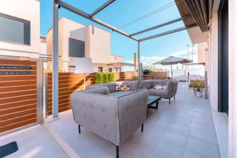 Casa en Carrer César Mateo Cid