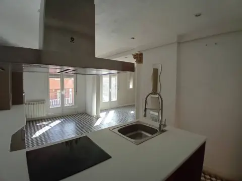 Piso en calle de Luis Carreño
