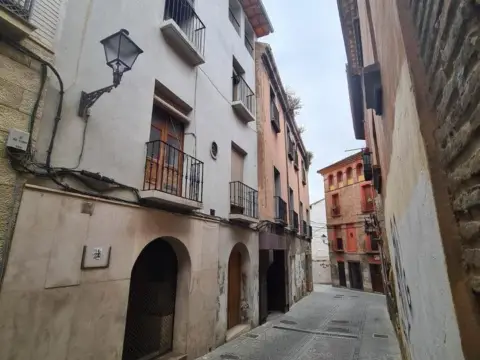 Chalet en calle de Benjamín de Tudela