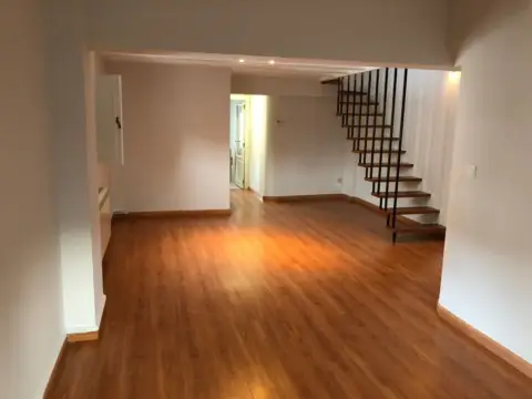 Dúplex en calle Héroes del Silencio