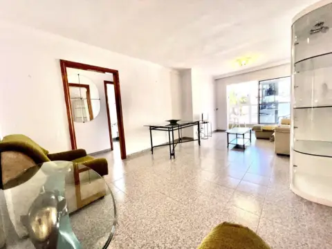 Piso en calle Dibicenas