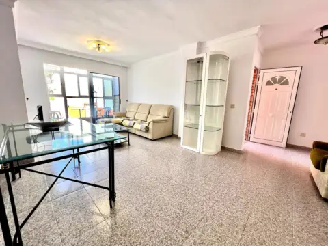 Piso en calle Dibicenas